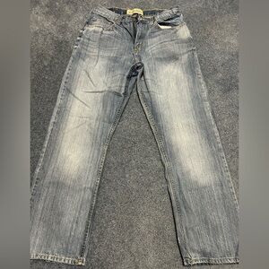 Wrangler Men’s relaxed straight fit jeans. 34x32